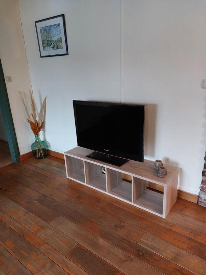 Aux Trois Petits Cochons Apartment Hotton Exterior photo