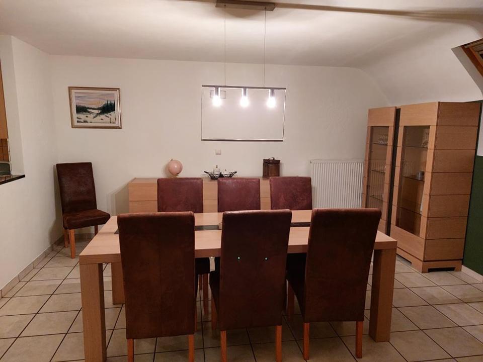 Aux Trois Petits Cochons Apartment Hotton Exterior photo